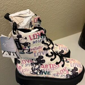 Disney Artistic Mickey Mouse Boots - Black and White
